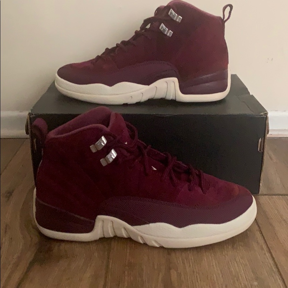 Jordan 12 bordeaux Gs